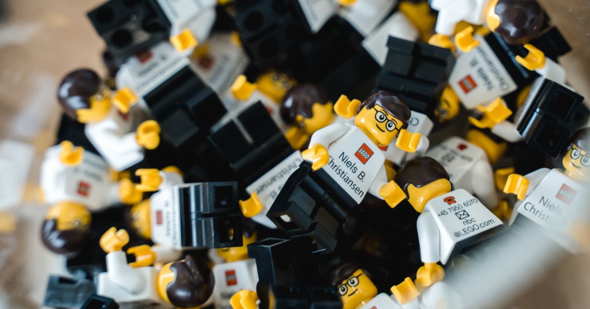 Building LEGO From Simple Pieces – A conversation with Christiansen and Loren - Egon