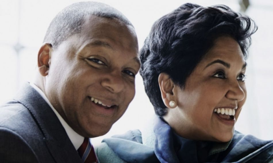 Der legendäre Jazzmusiker Wynton Marsalis und Pepsi-Co-Chairman und -CEO Indra K. Nooyi swingen im selben Rhythmus.